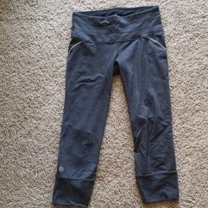 Athleta relay Capri pant